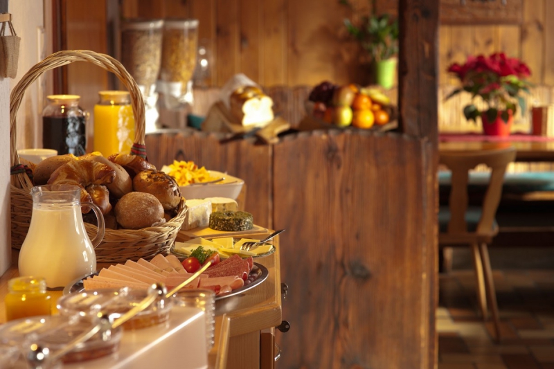 boulangerie-LA CROIX SUR ROUDOULE-min_breakfast_buffet_food_restaurant_meal_hotel_plate_fresh-718745